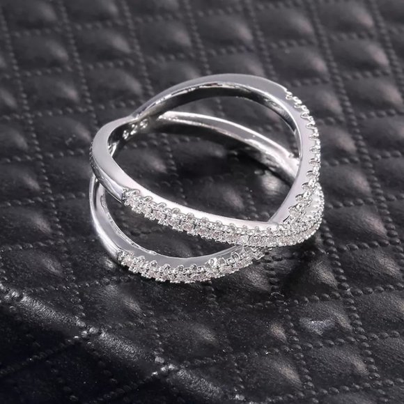 New CROSS Band Infinity pave White Sapphire Ring - Picture 7 of 7